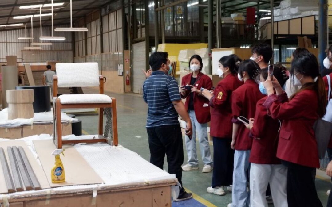 Belajar Sambil Terjun ke Lapangan! Mahasiswa Desain Interior Untar Kunjungi Pabrik PT Aida Rattan dan Buka Wawasan Baru tentang Dunia Furniture