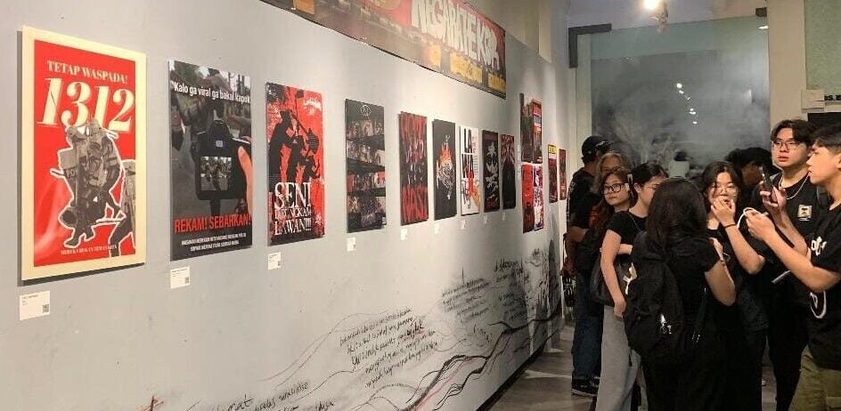Seni Sebagai Suara Rakyat: FSRD Untar Dorong Generasi Muda Berkarya Lewat Pameran Kolaboratif ‘Vox Populi, Fox They’