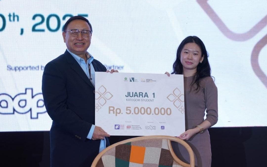 Perpaduan Konsep Wabi-Sabi dan Tropis: Kursi Mahasiswa Desain Interior Untar ‘Yugami’ Juarai Kompetisi AFDC 2025