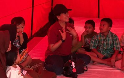 Dari Sembako hingga Kegiatan Kreatif, FSRD Untar Dampingi Warga Terdampak Bencana di Tegal